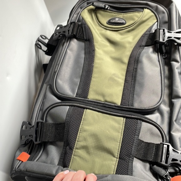 Samsonite backpack/duffel/travel bag for weekend or business trips - Picture 9 of 10